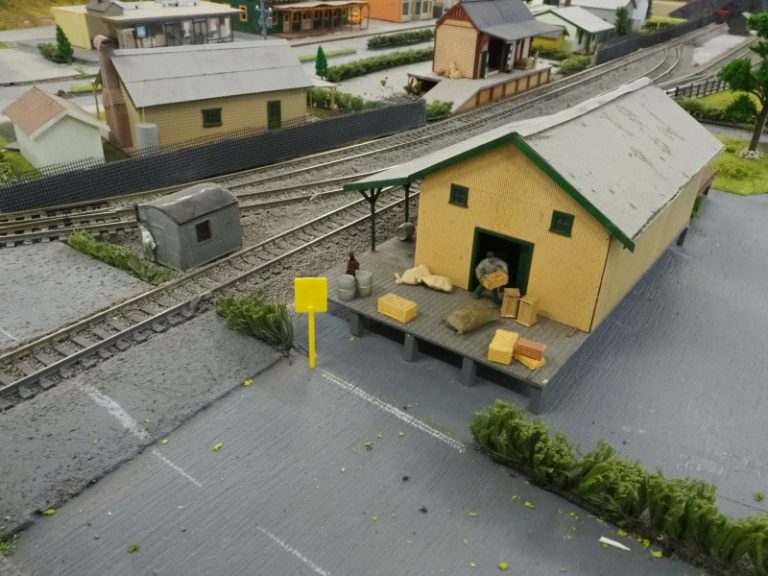 Rail storage siding
