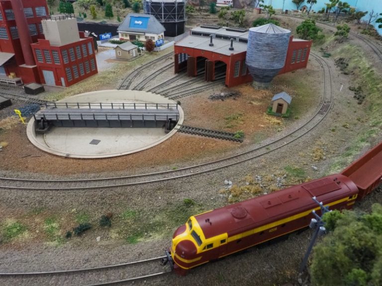 Workshop and turntable