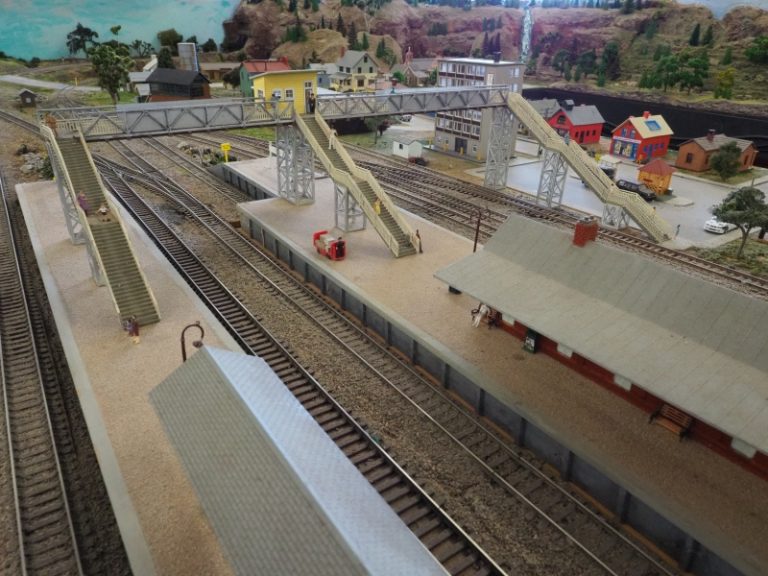 Station and walkway